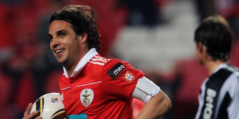 CLB Benfica - Lịch Sử, Huyền Thoại Và Những Thành Tích 4 Nuno Gomes là cái tên nổi bật của “thế hệ vàng” Bồ Đào Nha trong những năm 2000s