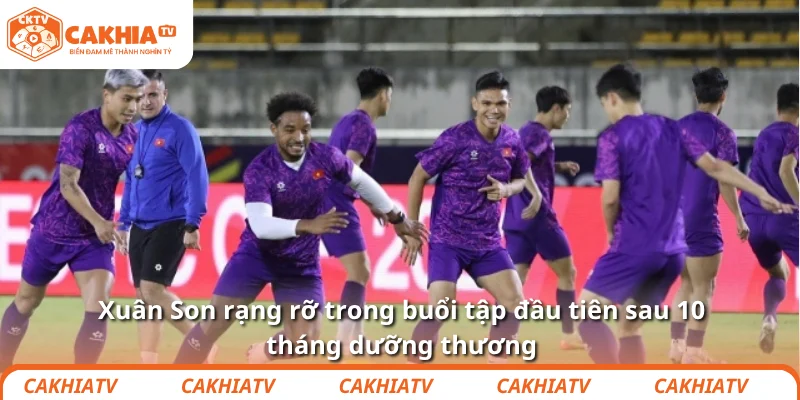 Xuân Son tái xuất ĐT Việt Nam sau 10 tháng dưỡng thương 3 Xuân Son rạng rỡ trong buổi tập đầu tiên sau 10 tháng dưỡng thương